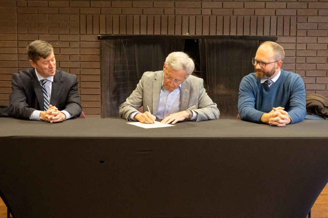 photo of President Collins and Franciscan University leadership