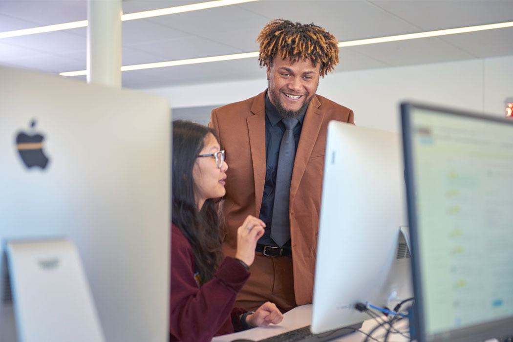 photo of students in a computer lab